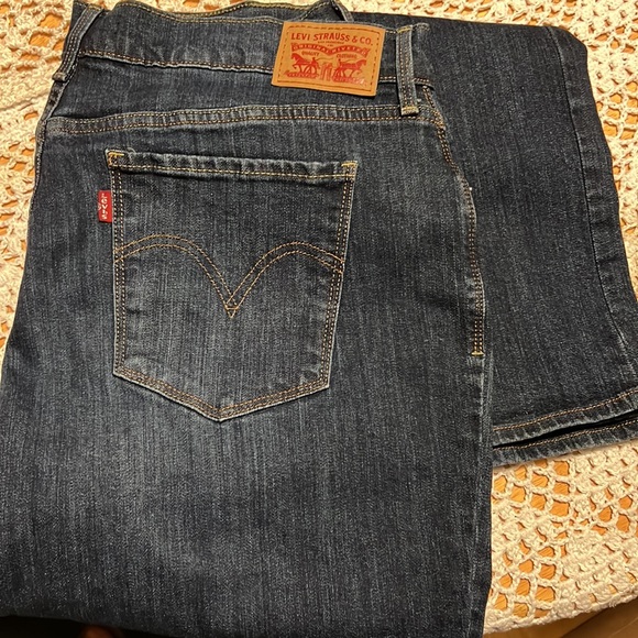 Levi’s 505 Straight Cut, Red Tag, Medium Dark Wash Jeans, Like New - Picture 2 of 13
